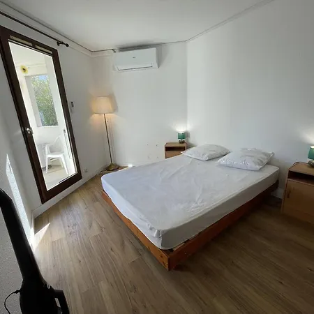 T2 En Front De Avec Terrasse - Cyprien - Fr-1-106-109 דירה