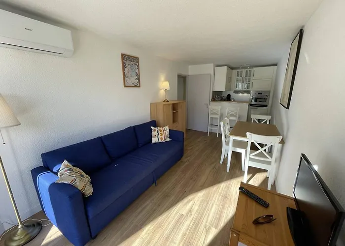 T2 En Front De Avec Terrasse - Cyprien - Fr-1-106-109 דירה *